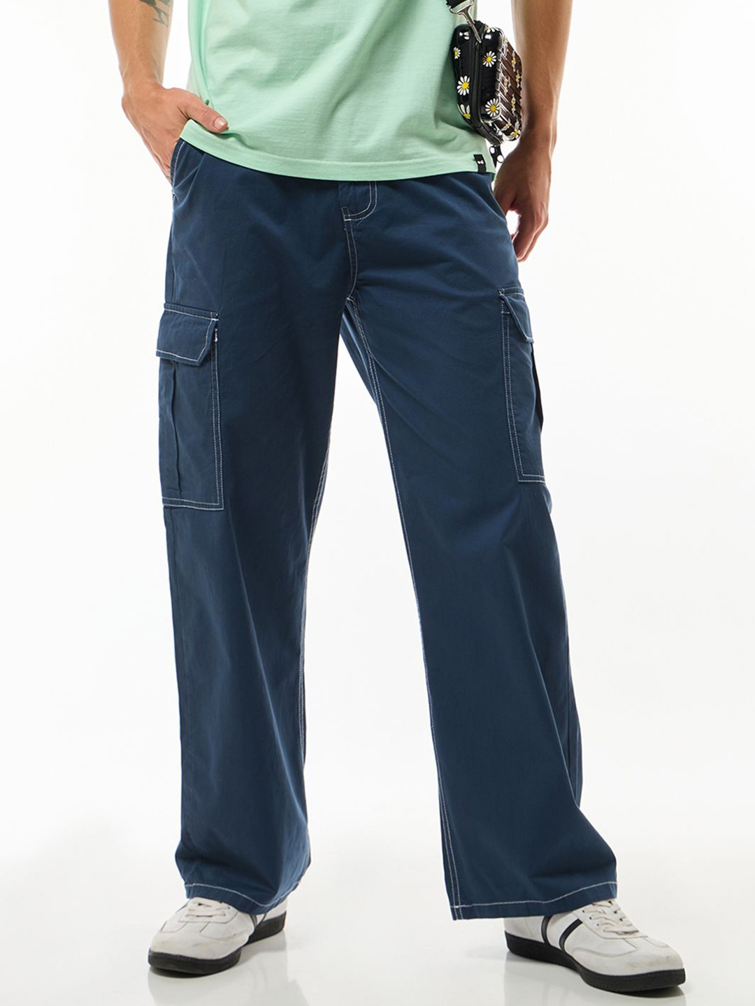 

Bewakoof Men Solid Flared Cargos Trousers, Blue