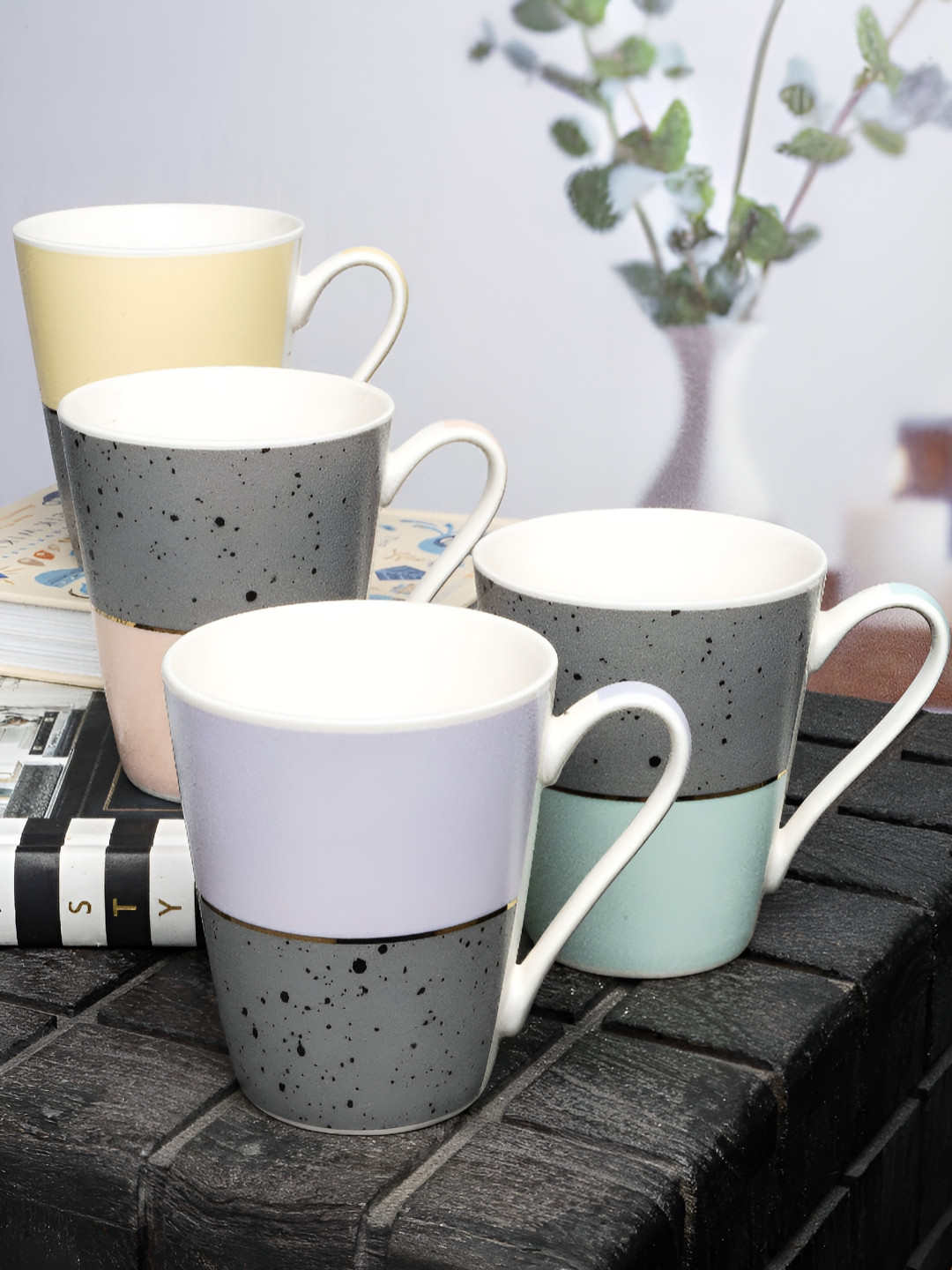 

White Gold White & Yellow 4 Piece Colourbocked Printed Porcelain Glossy Tea & Coffee Mugs