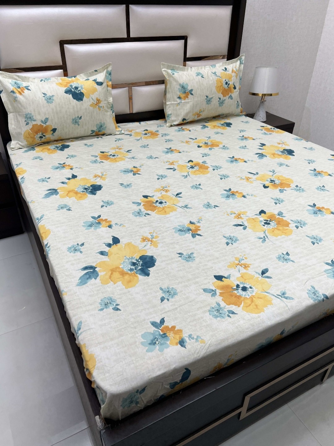 

Pure Decor Green & White Floral 350 TC King Bedsheet with 2 Pillow Covers