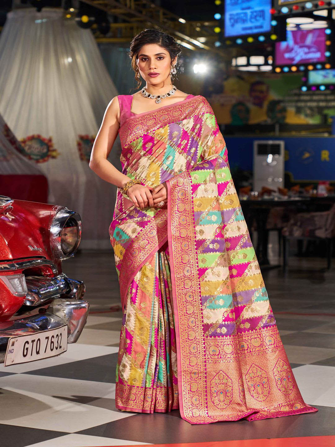 

Krimmple Woven Design Saree With Zari Border, Pink