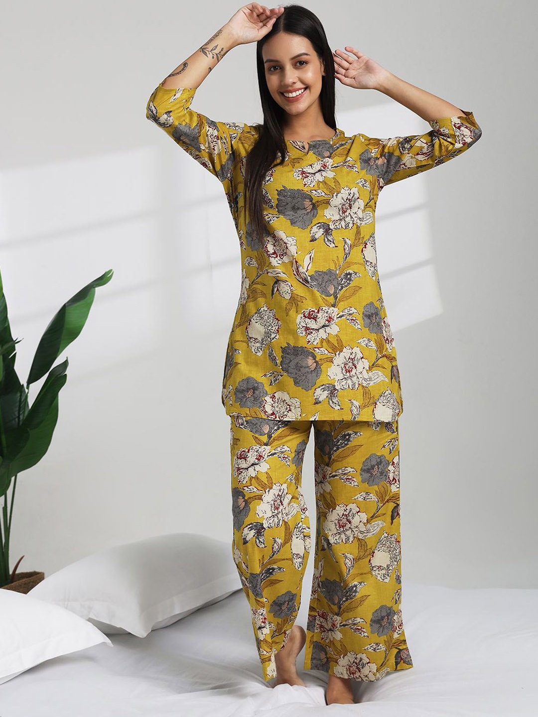 

Bannos Swagger Women Printed Night suit, Yellow