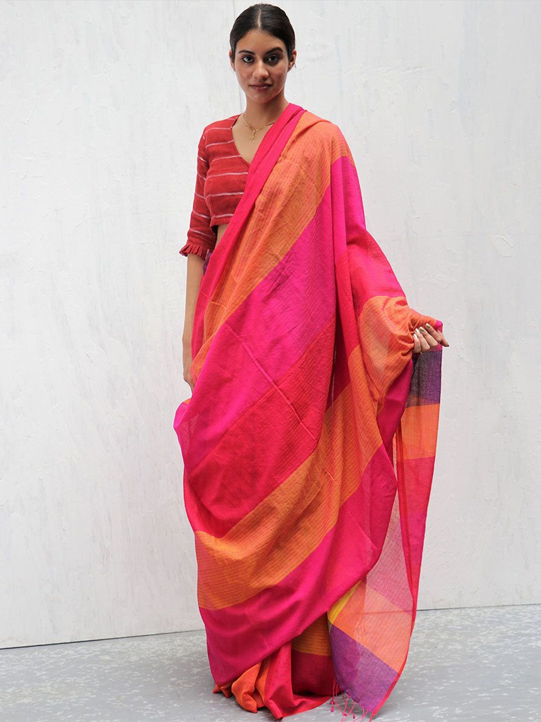 

Chidiyaa Striped Colourblocked Saree, Pink