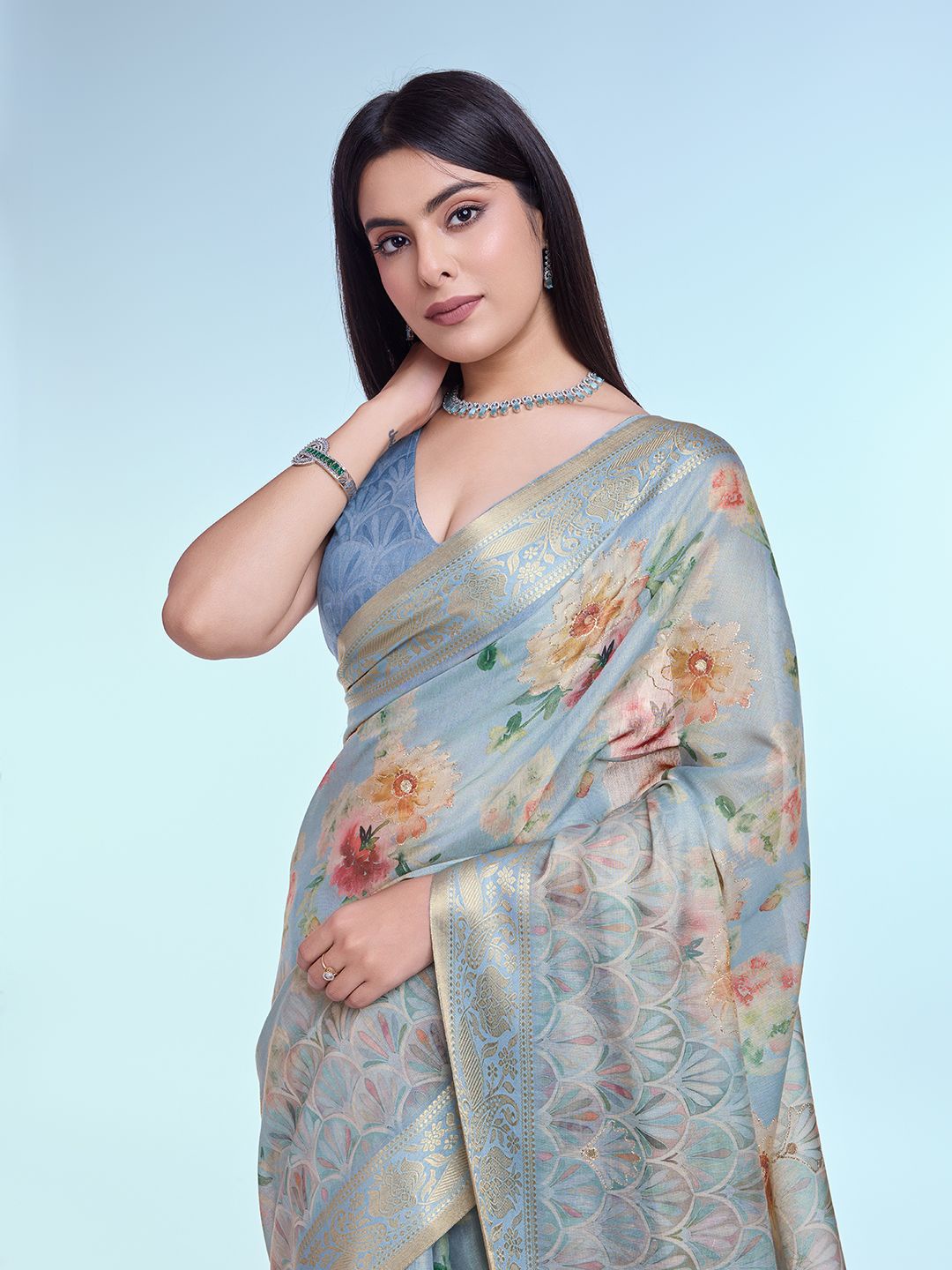

Mitera Women Woven Floral Printed Zari Saree, Blue