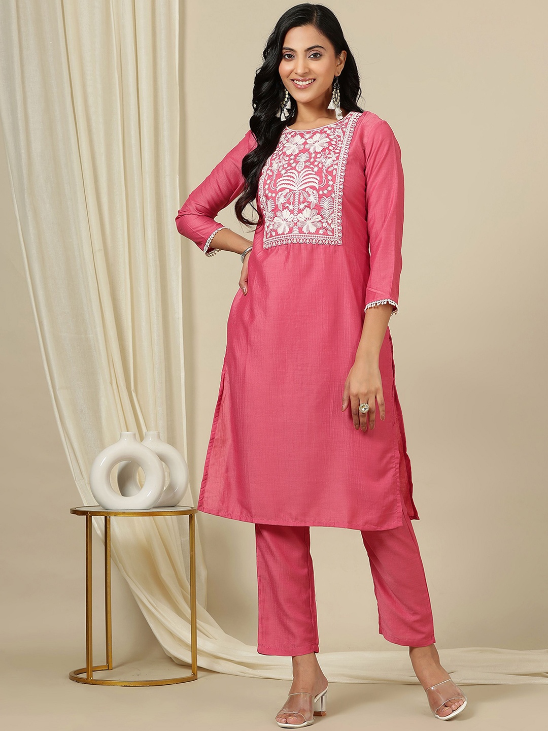 

MASSTANI BY INDDUS Floral Yoke Design Thread Work Straight Kurta With Trouser, Pink