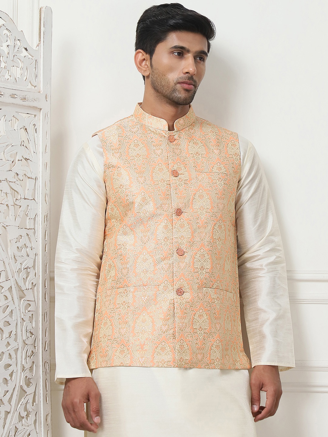 

Anouk Mandarin Collar Regular Straight Kurta With Churidar & Nehru Jacket, Off white