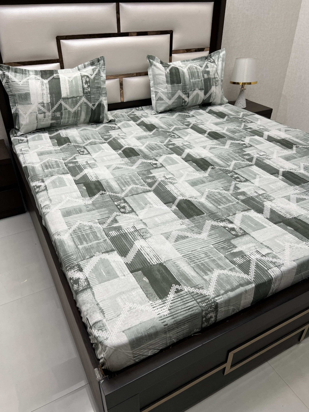 

Pure Decor Sapphire Green Printed 350 TC Pure Cotton Fitted Super King Bedsheet Set