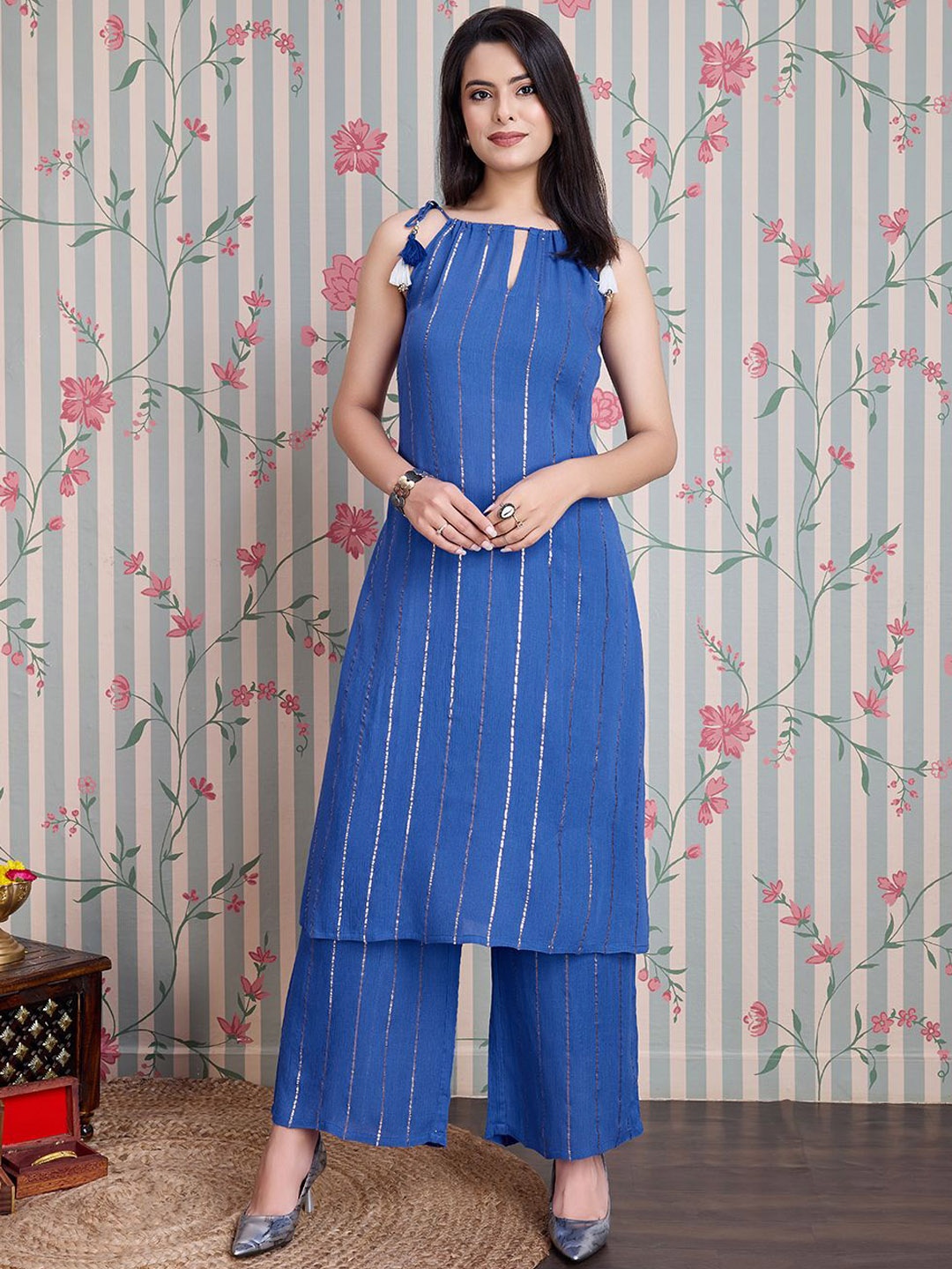 

Ode by House of Pataudi Straight Kurta with Palazzos, Blue