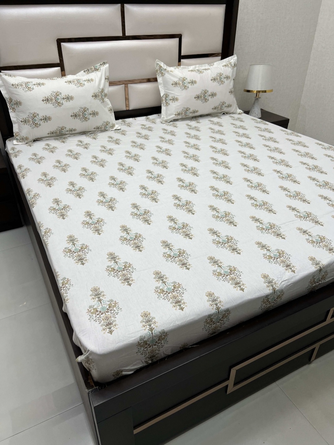 

Pure Decor Sapphire White Printed 350 TC Pure Cotton Fitted Super King Bedsheet Set