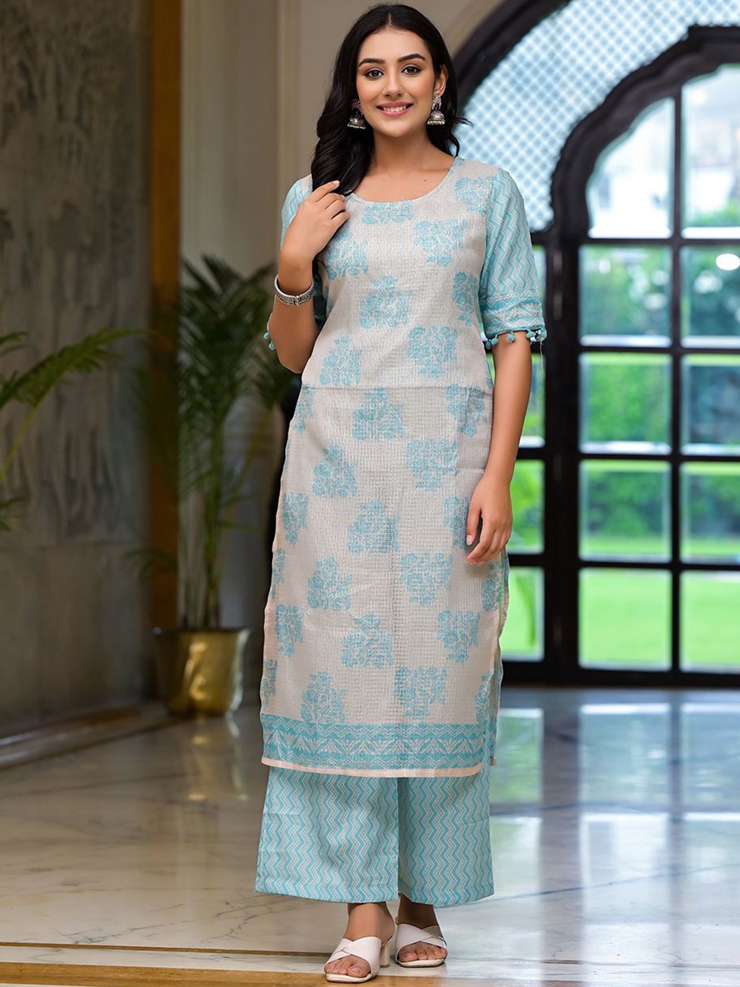 

AKS Floral Printed Regular Straight Kurta with Palazzos, Blue