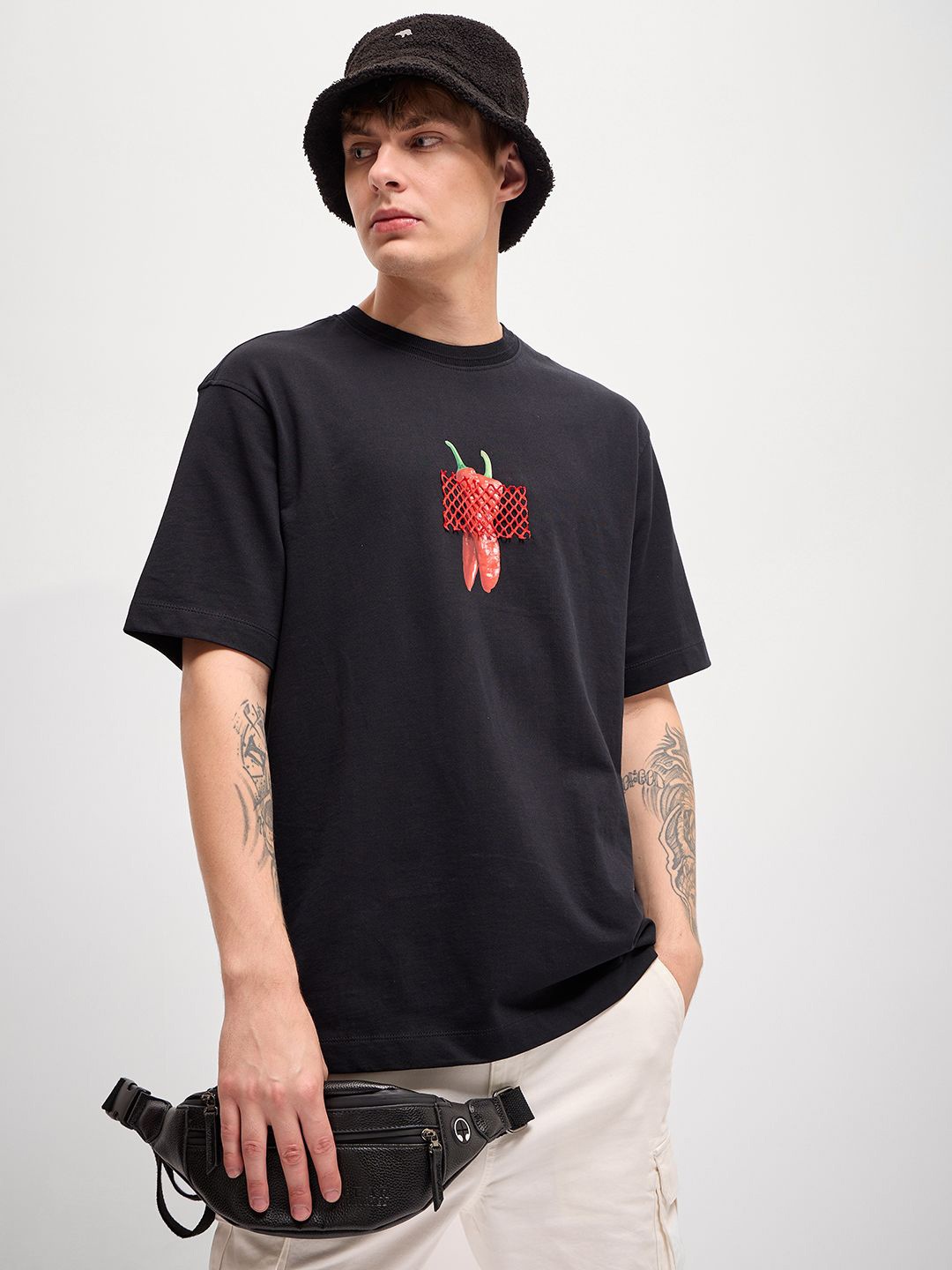 

THE BEAR HOUSE Men Graphic Printed Round Neck Cotton Oversized T-shirt, Black
