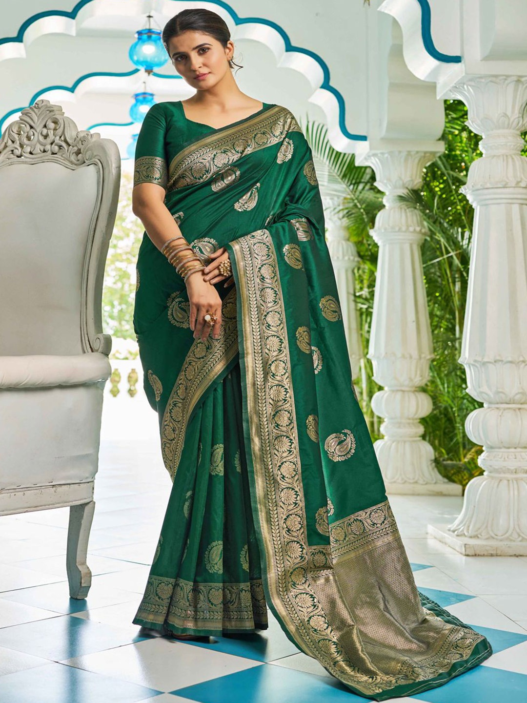 

Krimmple Woven Design Zari Saree, Green