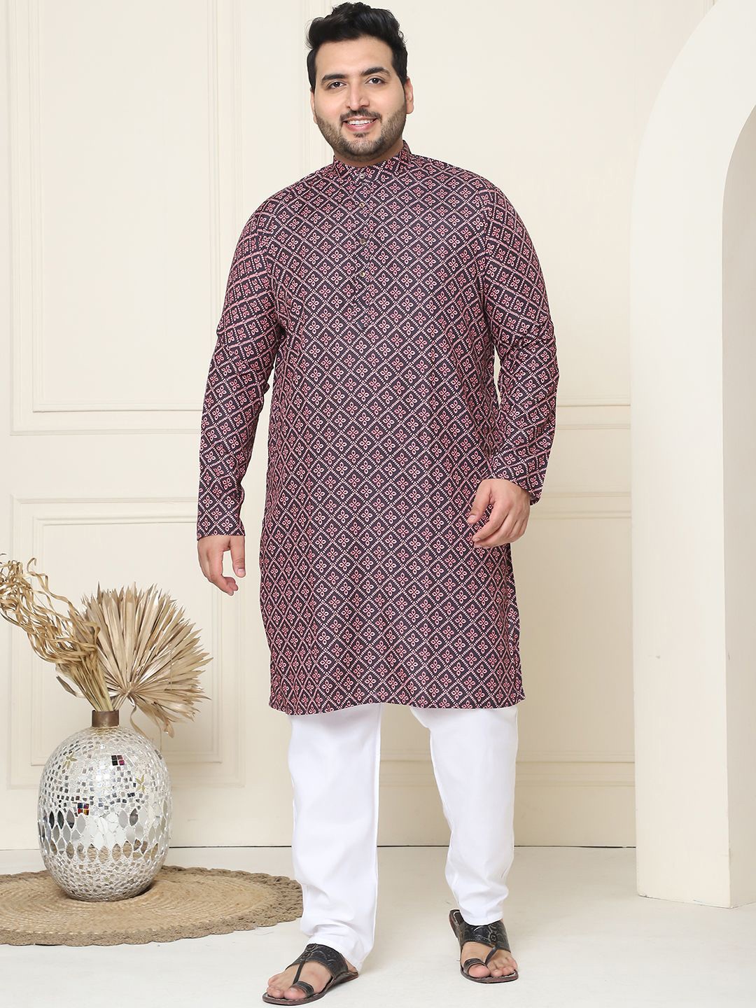 

SOJANYA PLUS Ethnic Motifs Band Collar Straight Kurta With Pyjamas, Peach