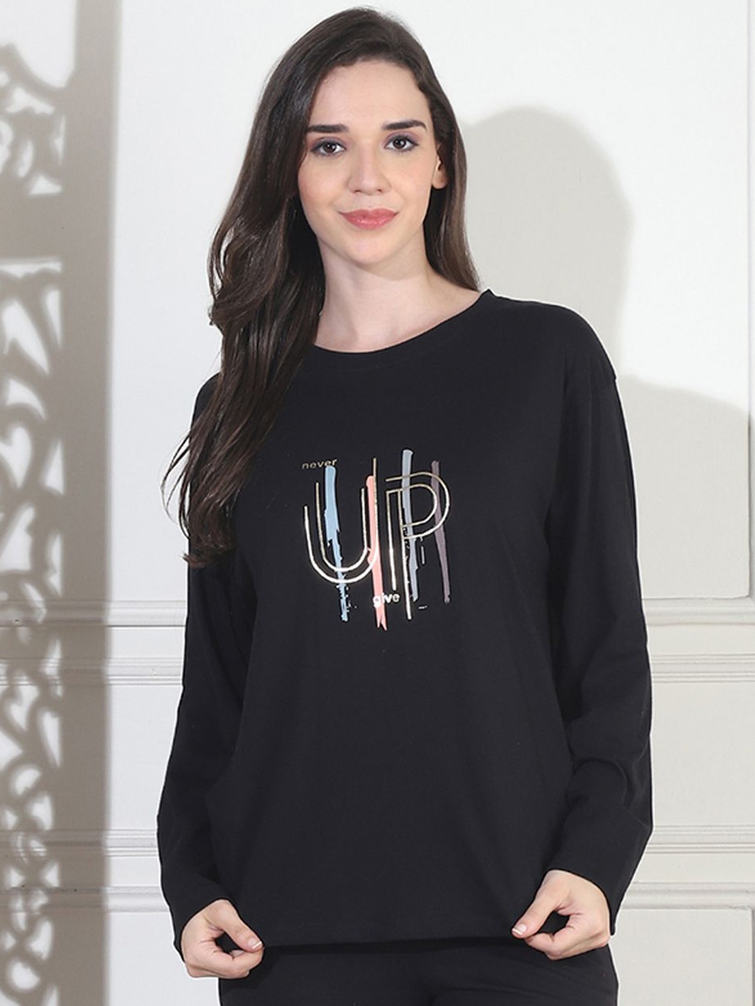 

Kanvin Women Printed Lounge Tshirts, Black
