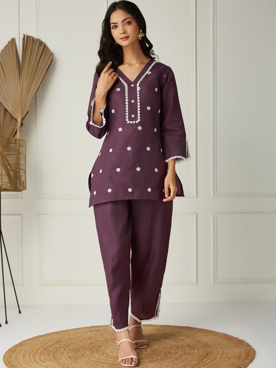 

J Turritopsis Floral Embroidered V-Neck Tunic With Trousers, Purple
