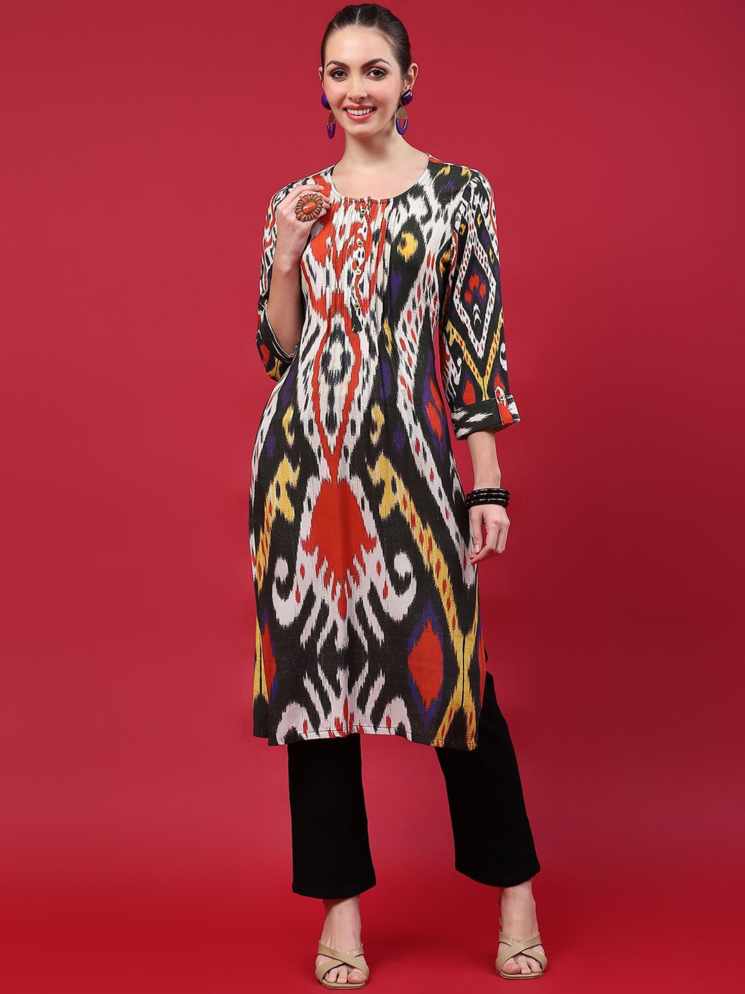 

Shree Aztec Printed Round Neck Liva Straight Kurta, Black
