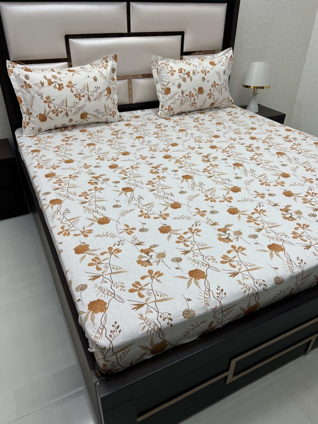 

Pure Decor Sapphire White Printed 350 TC Pure Cotton Fitted Super King Bedsheet Set, Orange