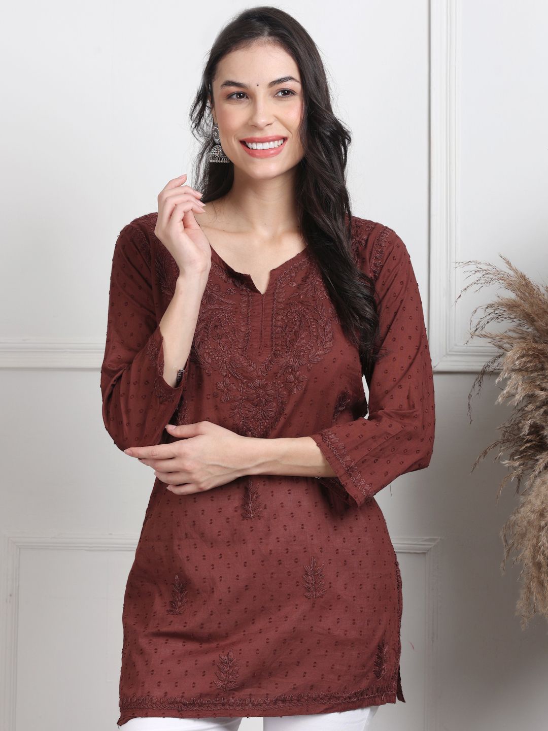 

KHAKA Floral Embroidered Chikankari Handloom Chikankari Kurti, Brown