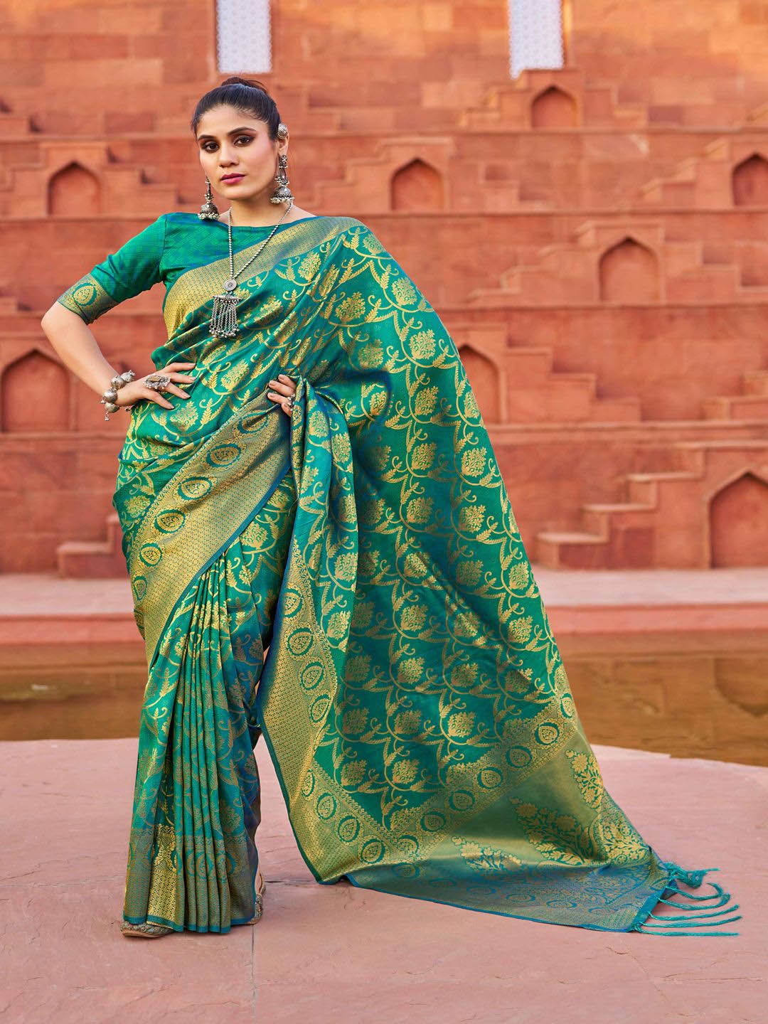 

Krimmple Woven Design Saree With Zari, Green