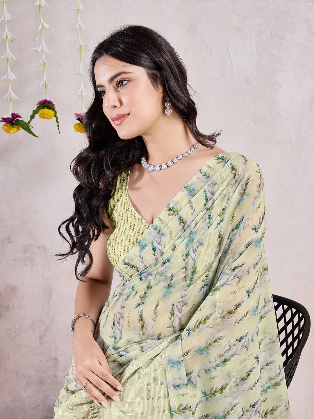 

Mitera Ethnic Motif Printed Sequinned Saree, Green