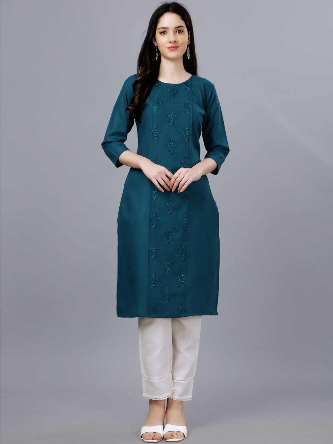 

KAYOMMI Floral Embroidered Round Neck Mirror Work Cotton Straight Kurta, Blue