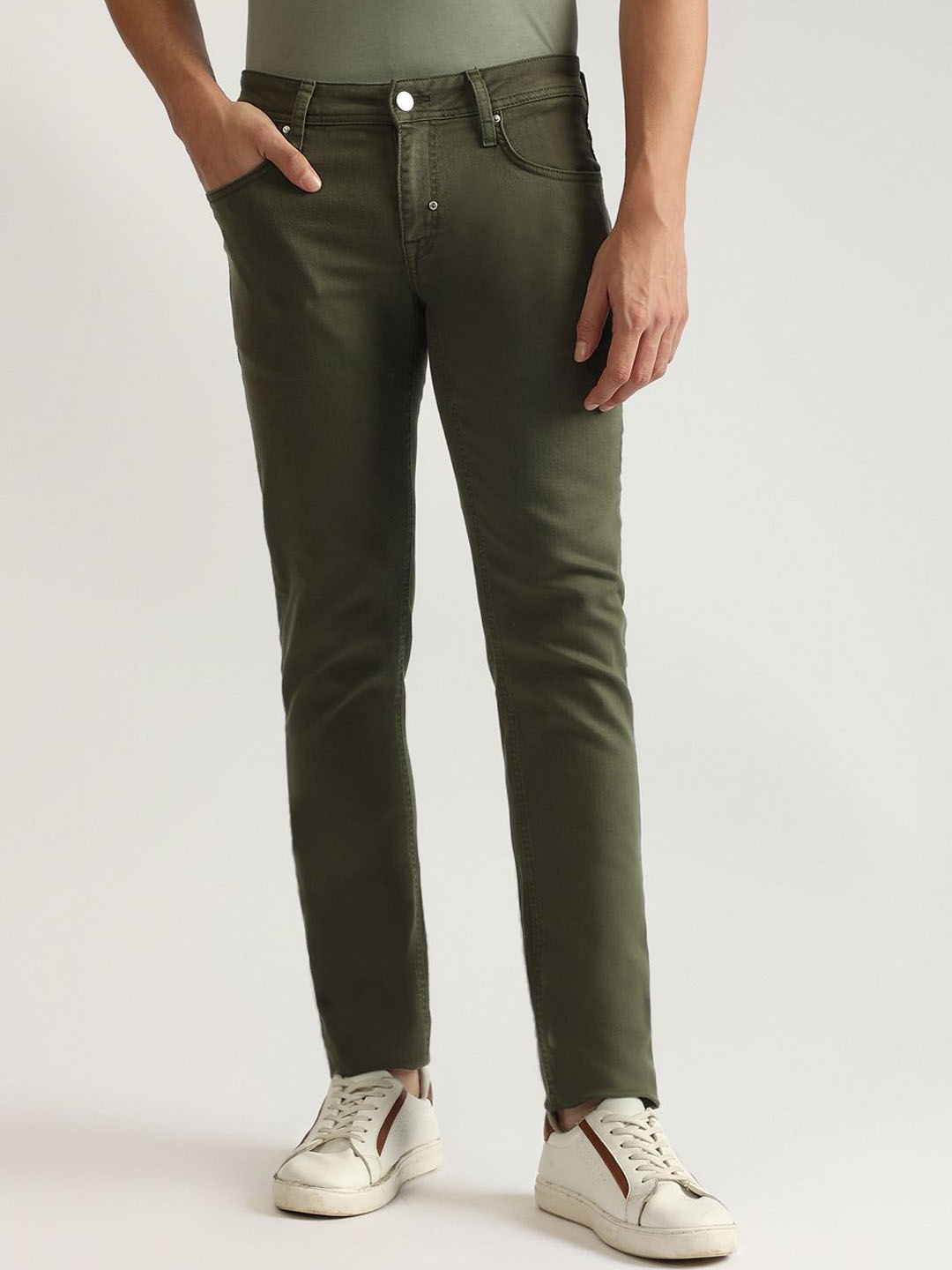 

Antony Morato Men Solid Mid-Rise Tapered Fit Jeans, Green