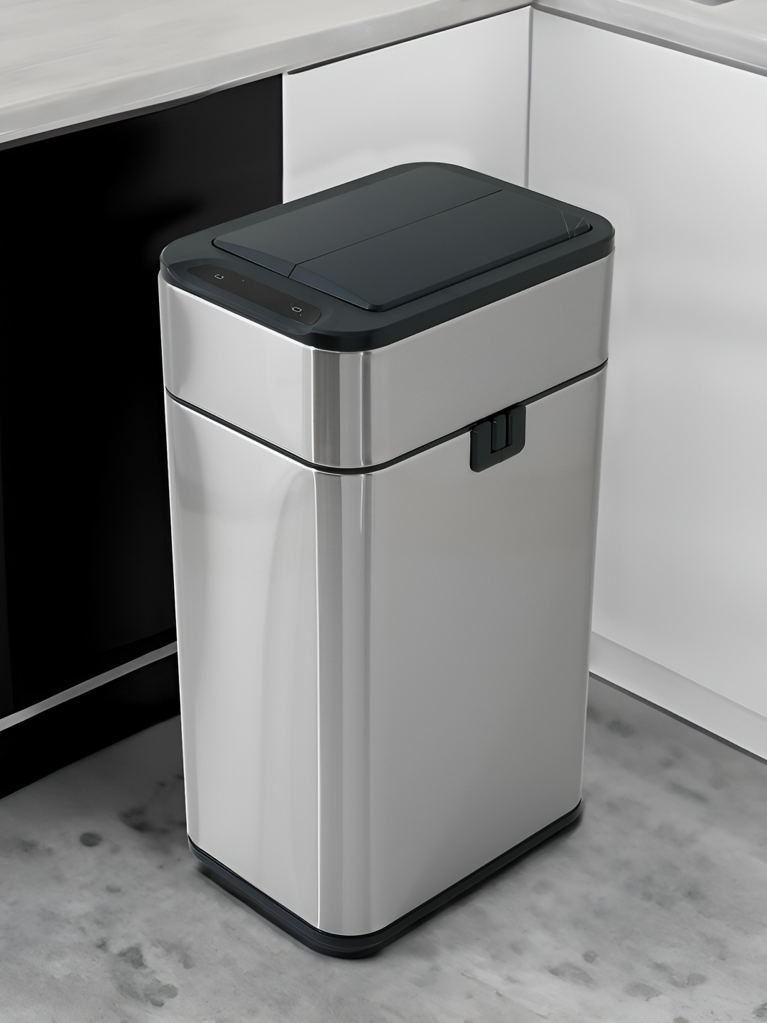 

The Better Home Silver-Toned & Black Self-Design Stainless Steel Smart Sensor Dustbin 20 L