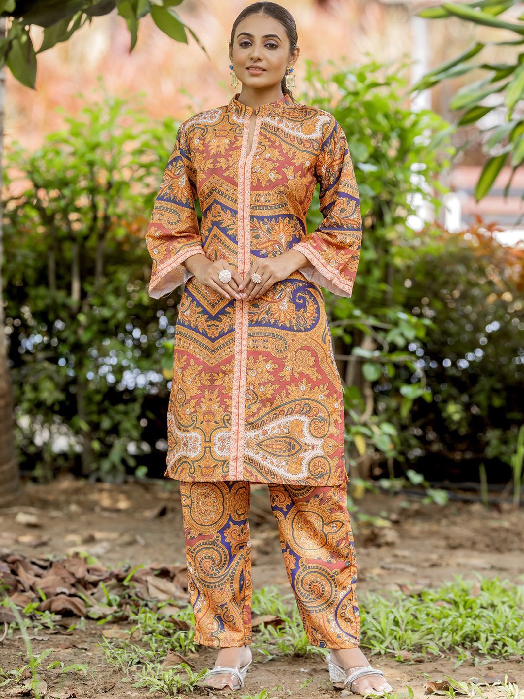 

Modestouze Attires Floral Printed Mandarin Collar Flared Sleeves Tunic With Trousers, Orange