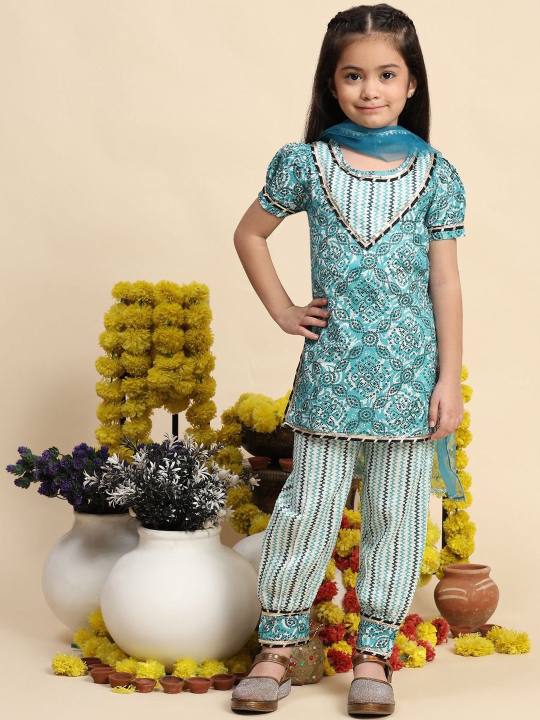 

Cutiekins Girls Chevron Printed Puffed Sleeves Straight Kurta With Salwar & Dupatta, Sea green