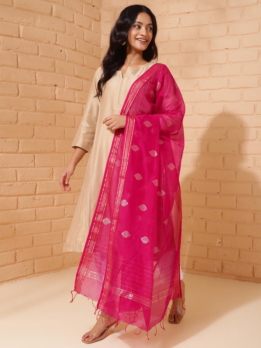 

Fabindia Ethnic Motifs Woven Design Dupatta With Tasselled, Magenta