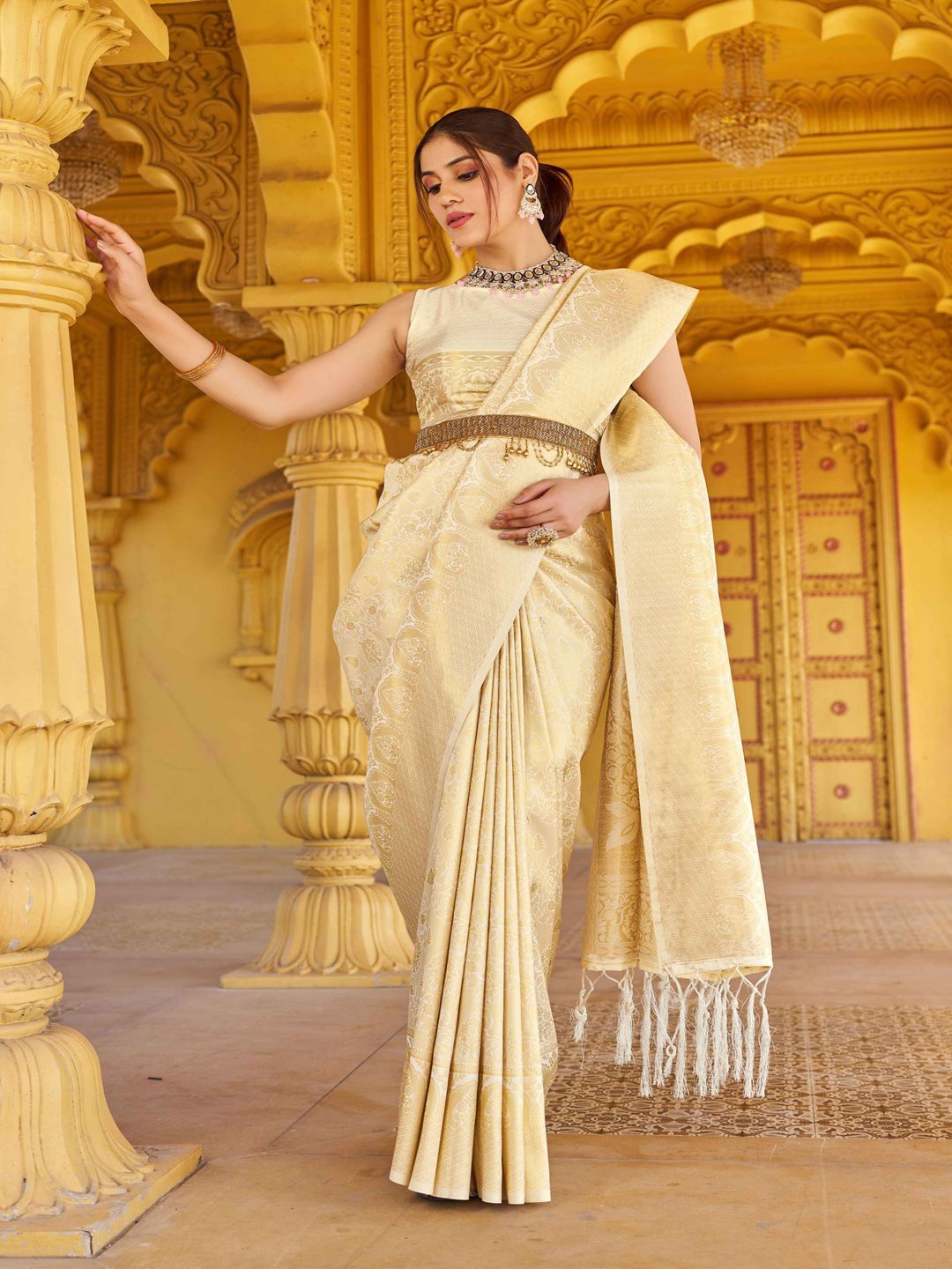 

Krimmple Woven Design Zari Saree, White
