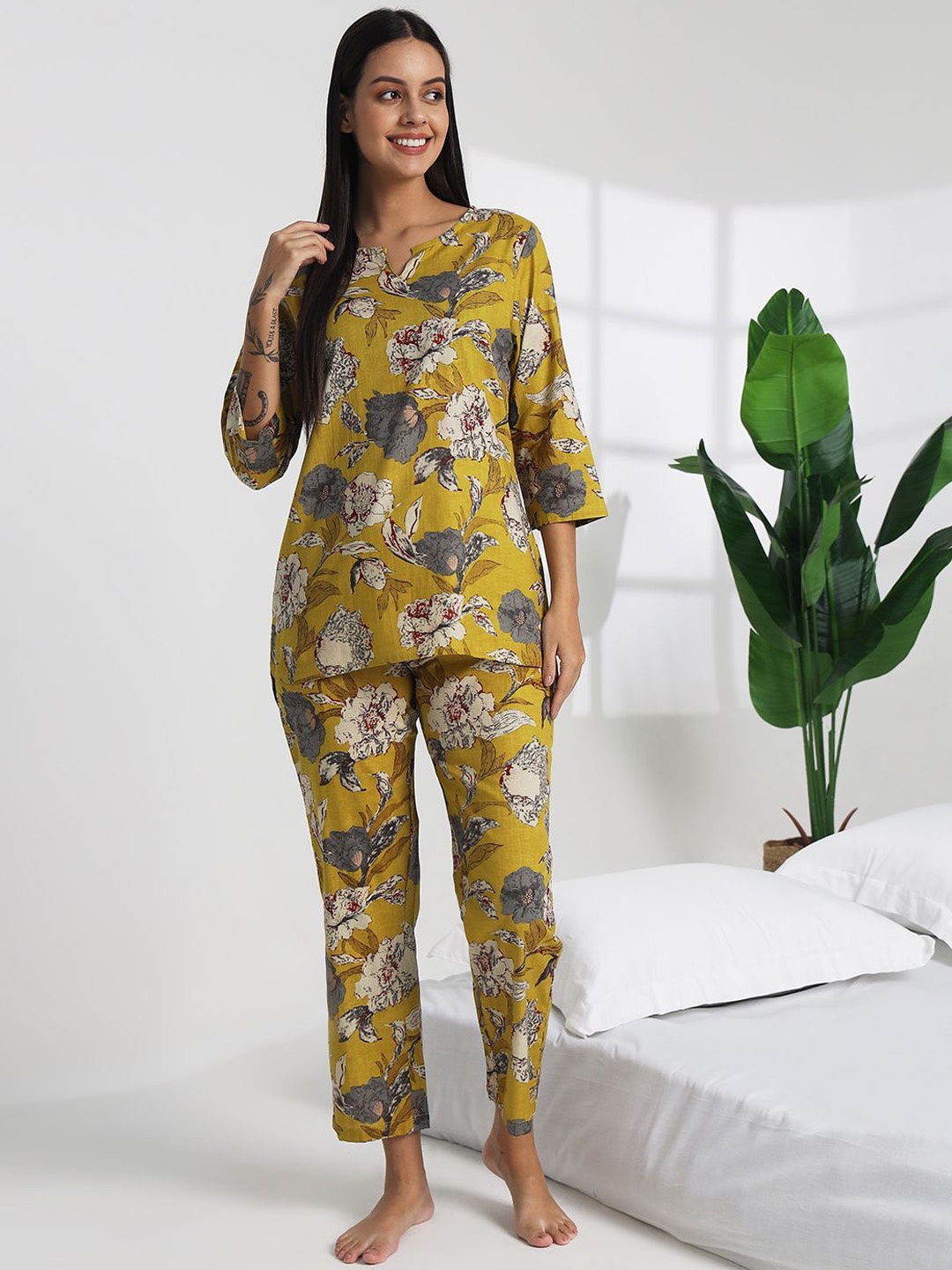 

Bannos Swagger Women Printed Night suit, Yellow