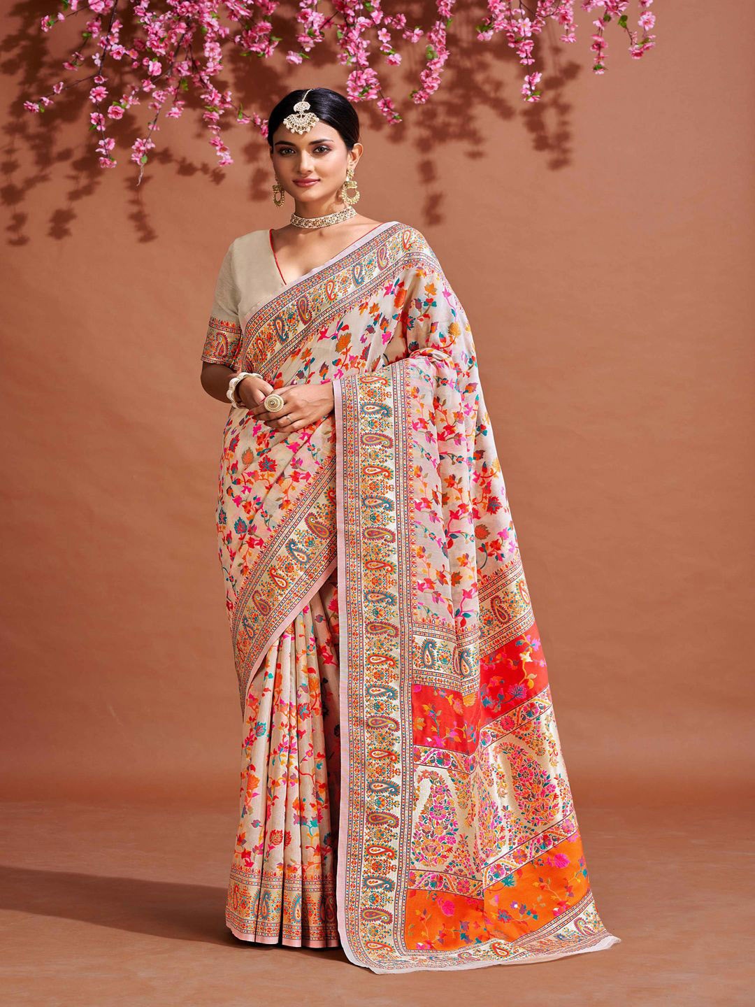 

Krimmple Woven Design Zari Saree, White