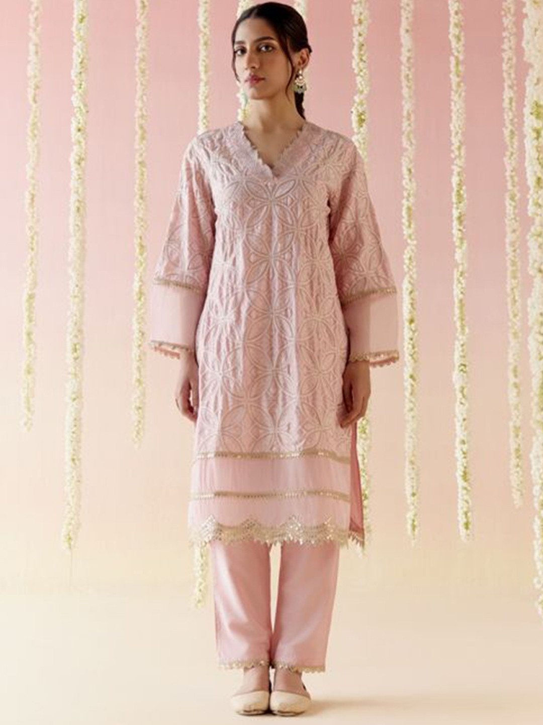 

NERO Women Floral Embroidered Regular Chanderi Silk Kurta with Palazzos & With Dupatta, Pink