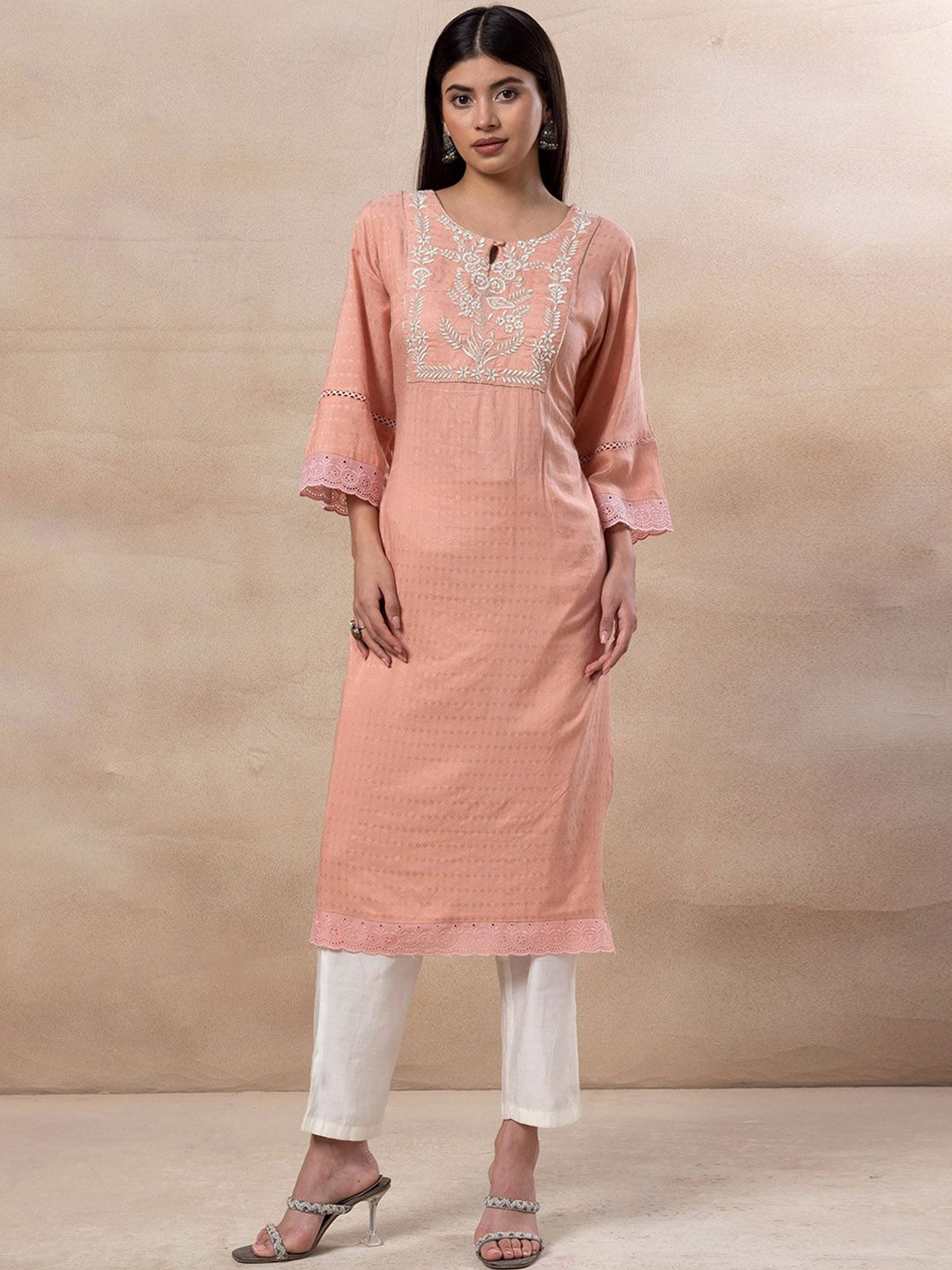 

INDYA Floral Printed Keyhole Neck Thread Work A-Line Kurta, Peach