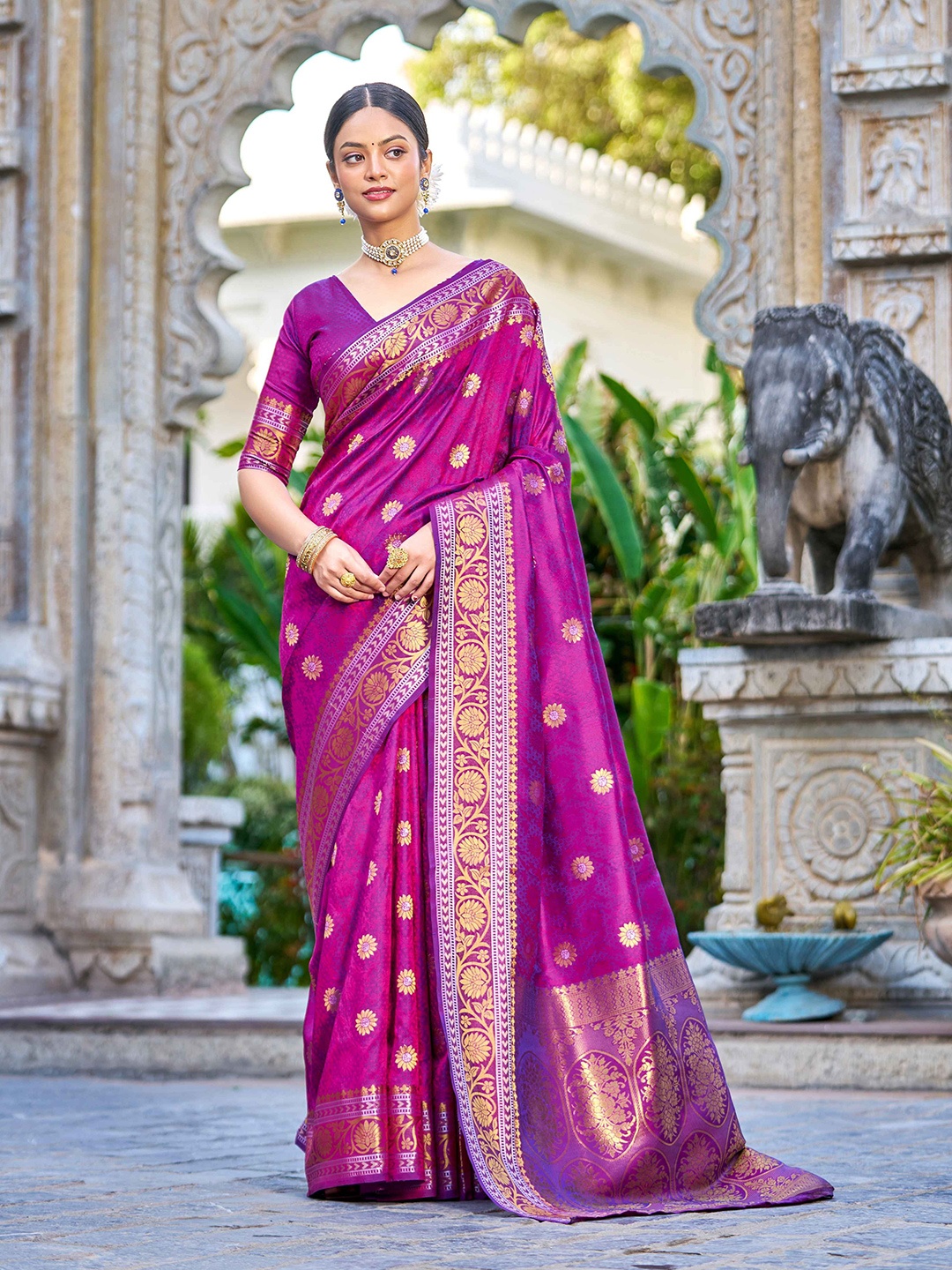 

Krimmple Woven Design Zari Silk Blend Saree, Purple
