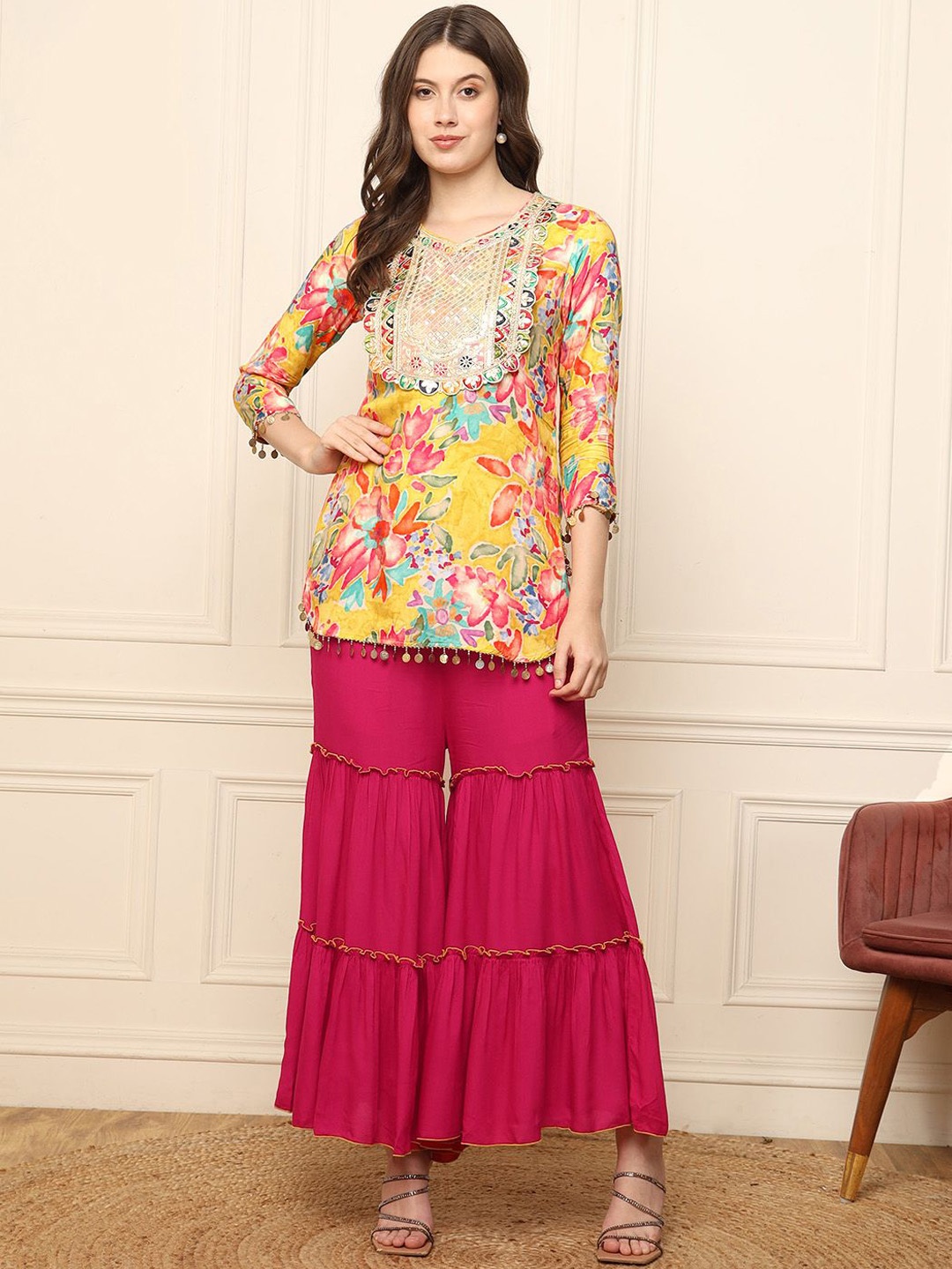 

DEEBACO Floral Printed V-Neck Tunic With Sharara, Yellow