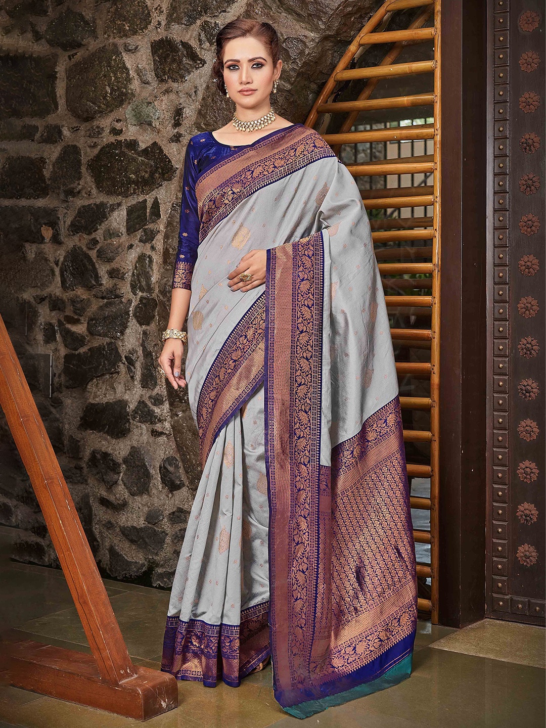 

Krimmple Woven Design Zari Kanjeevaram Saree, Grey