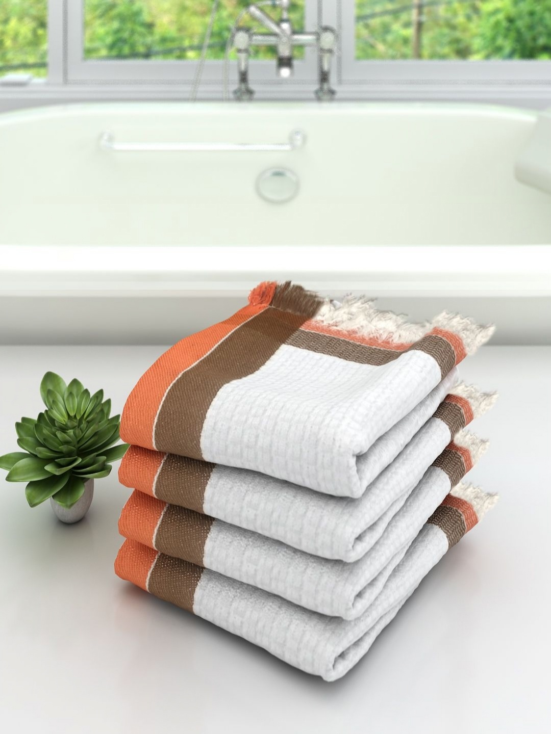 

Aura White & Brown 4 Pieces High Absorbent Cotton 210 GSM Bath Towels