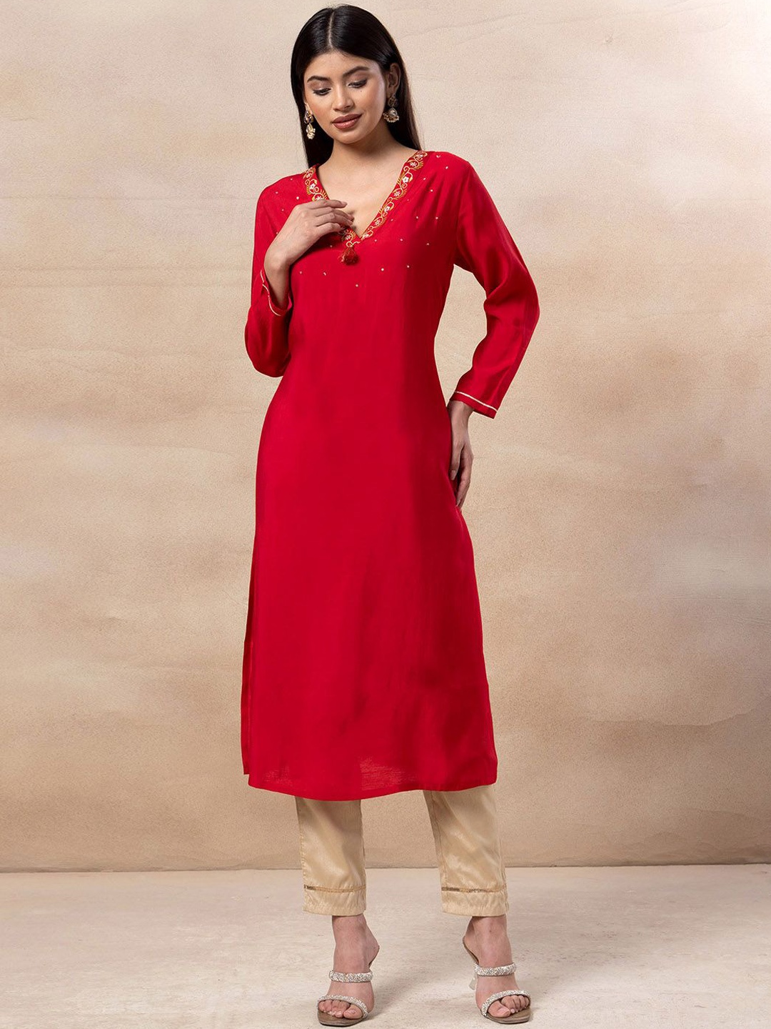 

INDYA Floral Embroidered Sequinned Pure Cotton Straight Kurta, Red