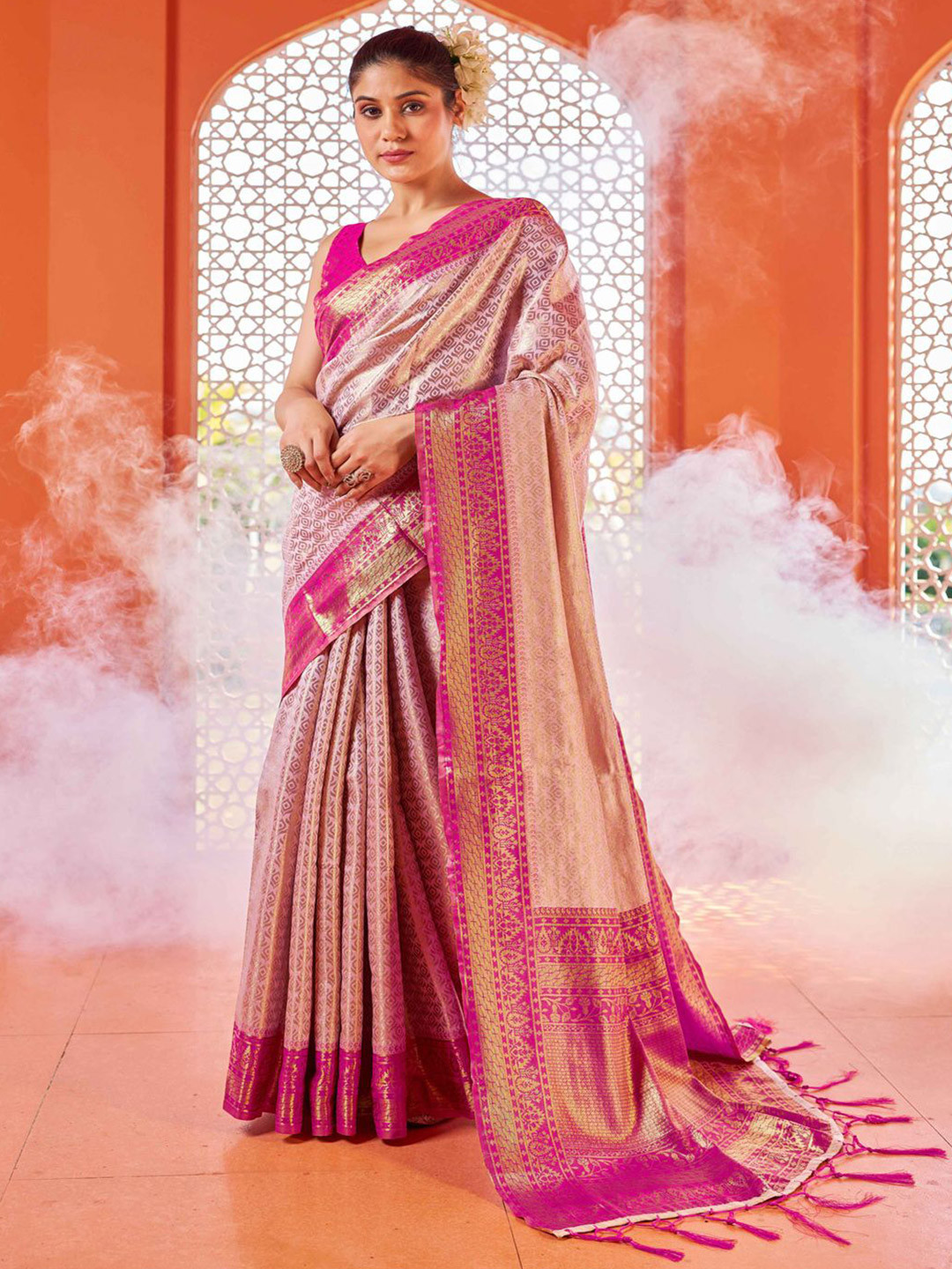 

Krimmple Woven Design Zari Saree, Pink