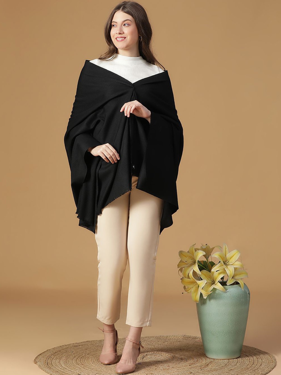 

SHINGORA Elegance Woollen Fringed Shawl, Black