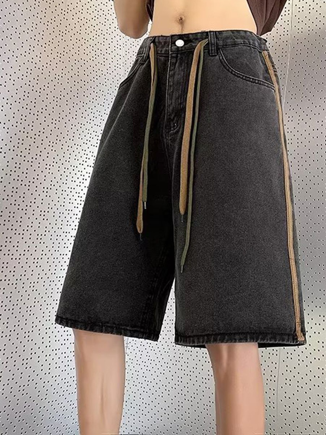 

HERE&NOW Men Loose Fit Denim Shorts, Black