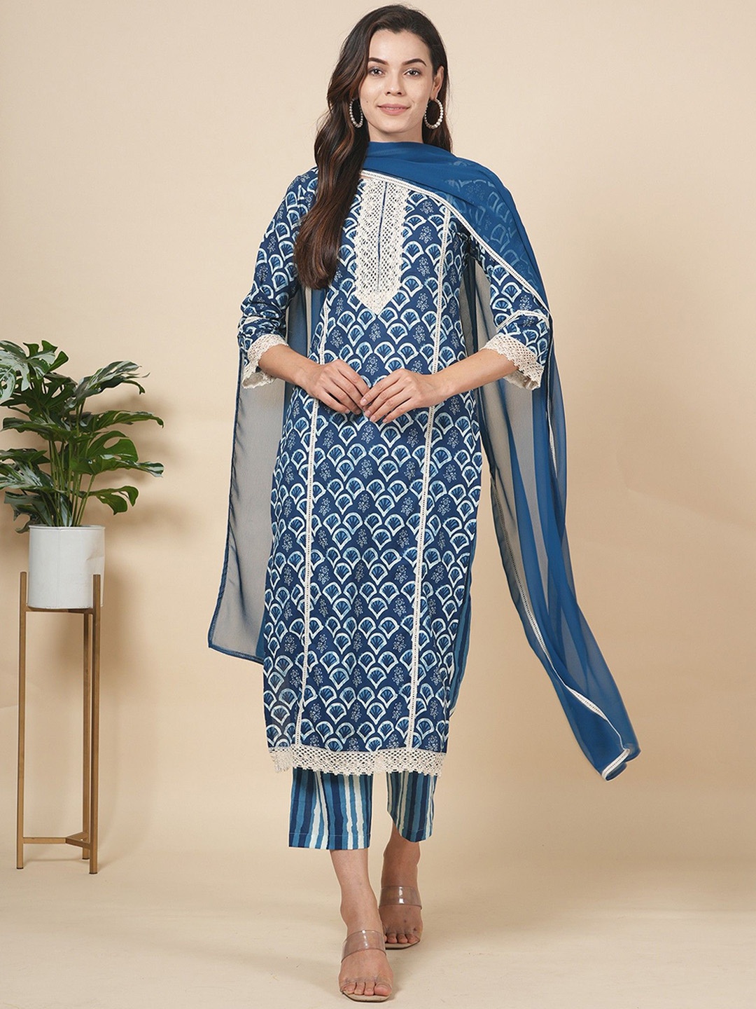 

LABEL KRISHA Floral Printed Pure Cotton Straight Kurta With Trouser & Dupatta, Blue