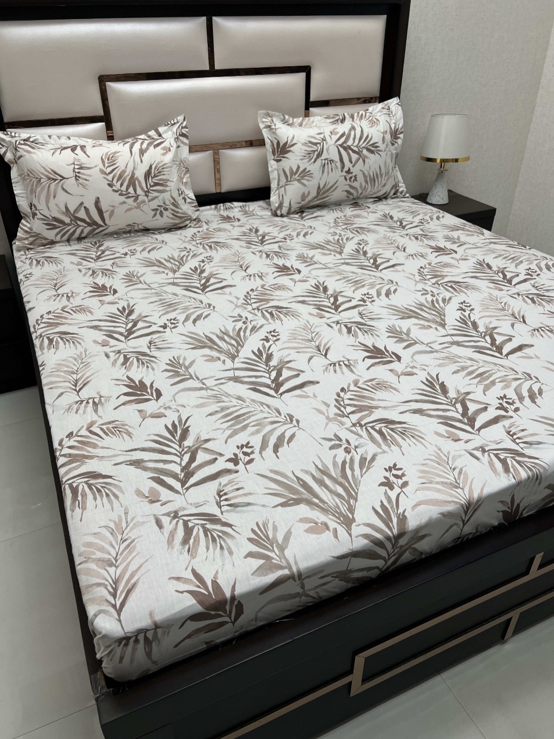 

Pure Decor Villa Brown Floral Printed Pure Cotton 330 TC King Bedsheet & 2 Pillow Covers