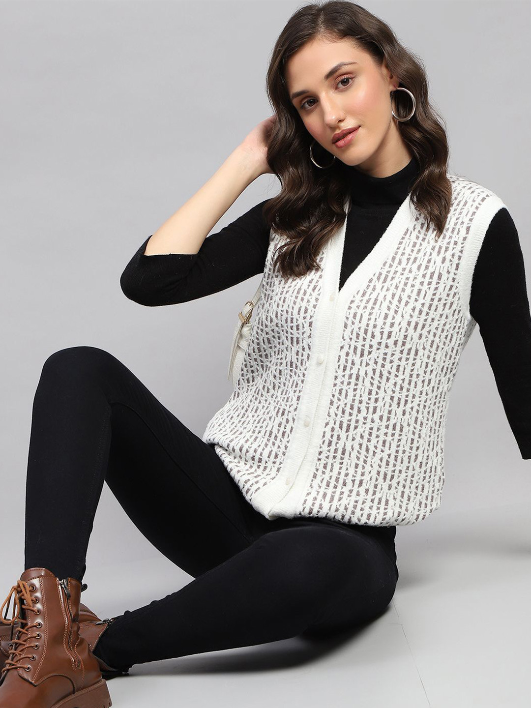 

Monte Carlo Women Striped Woollen Sweater Vest, White