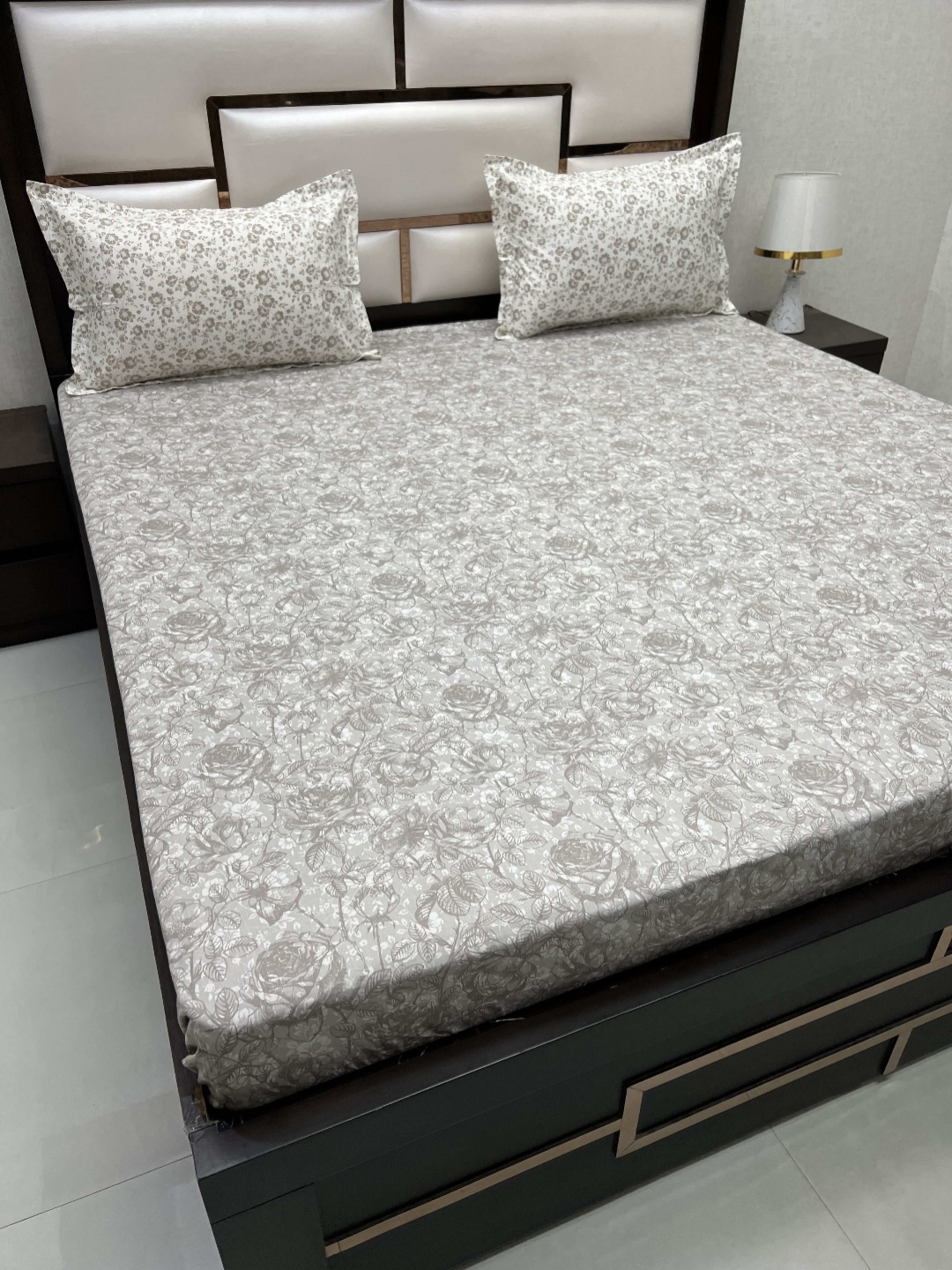 

Pure Decor Sapphire White Printed 330 TC Pure Cotton Fitted Super King Bedsheet Set, Grey
