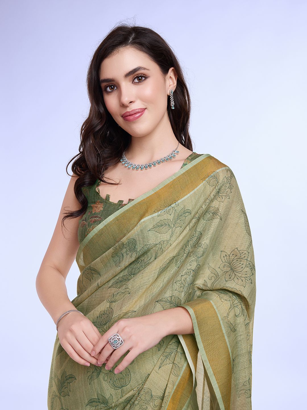 

all about you Floral Printed Saree With Solid Border, Green