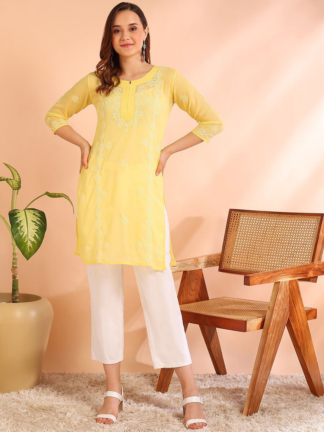 

VAHSON Floral Embroidered Lucknow Chikankari Georgette Straight Kurta, Yellow