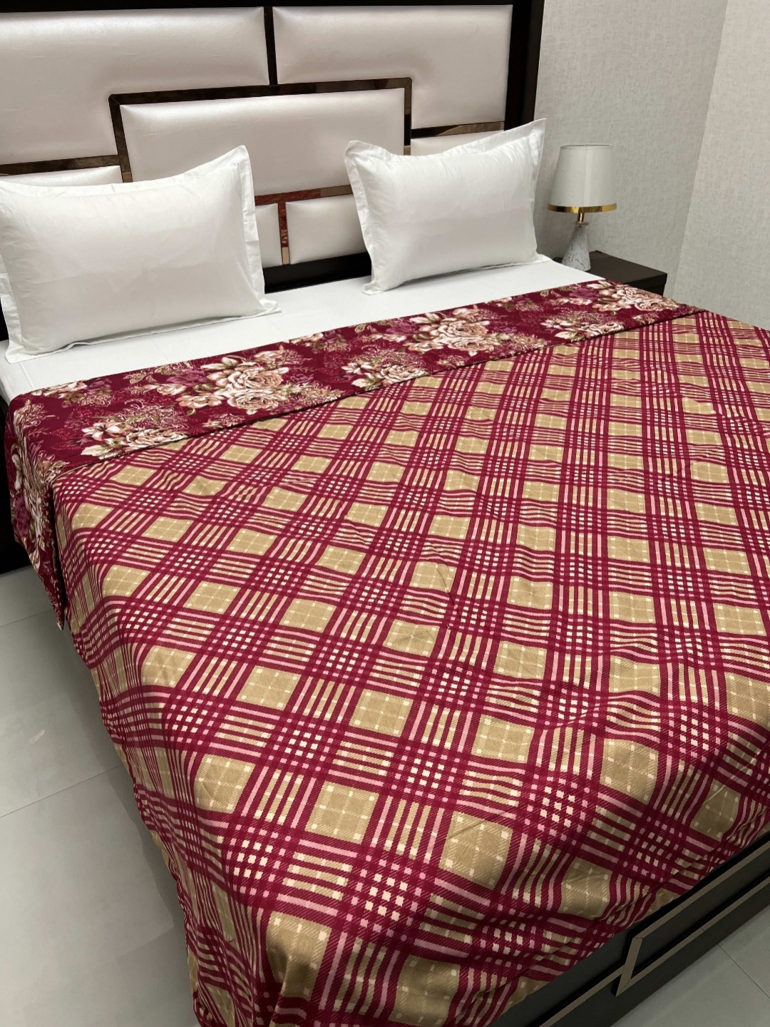 

Pure Decor Red Floral Printed AC Room 354 GSM Reversible Double King Size comforter