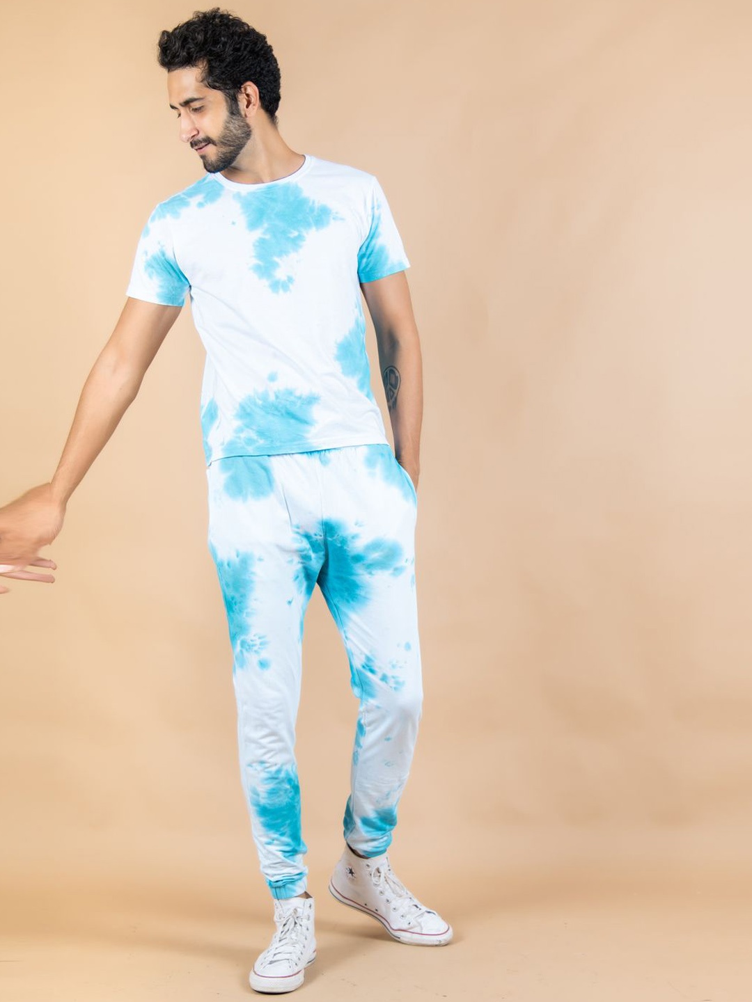 

Tistabene Tie & Dye T-Shirt With Jogger Co-Ords, White